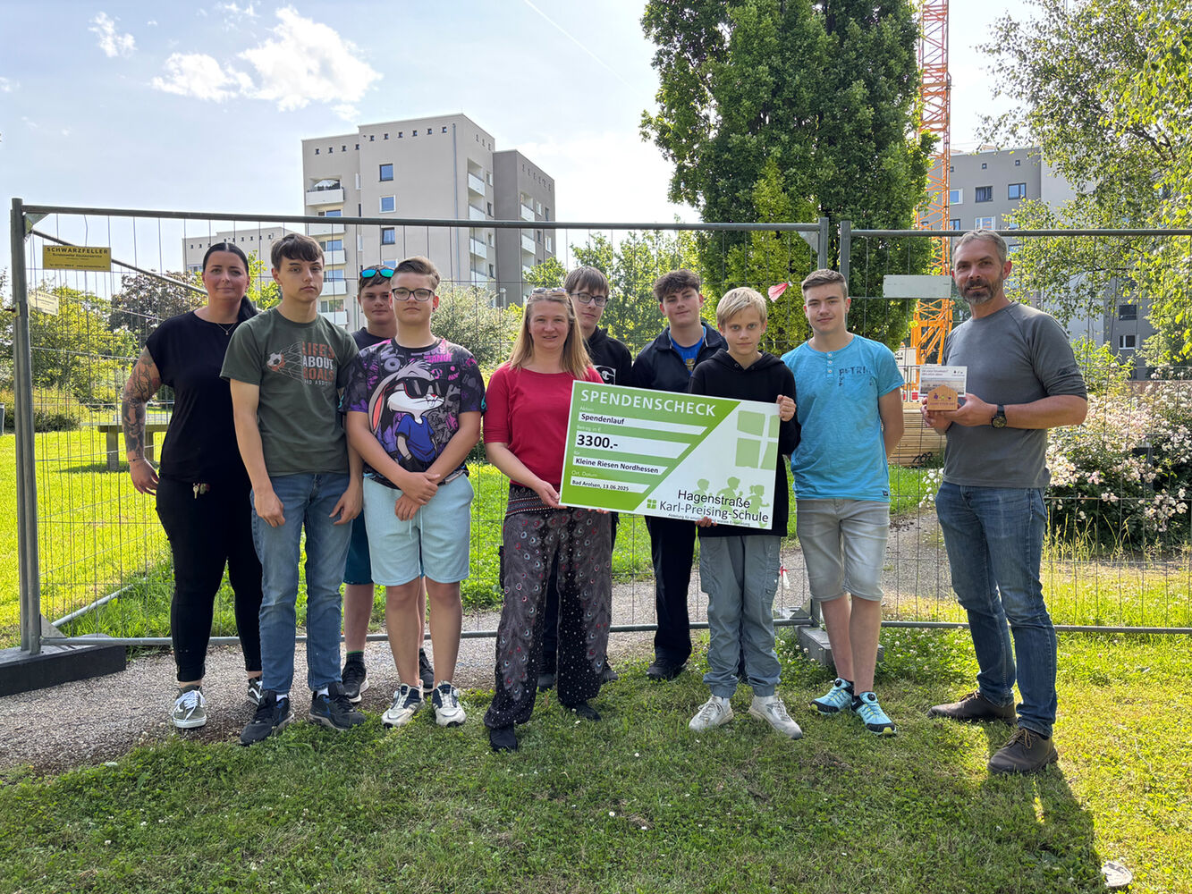 Gruppenfoto von der Spendenübergabe