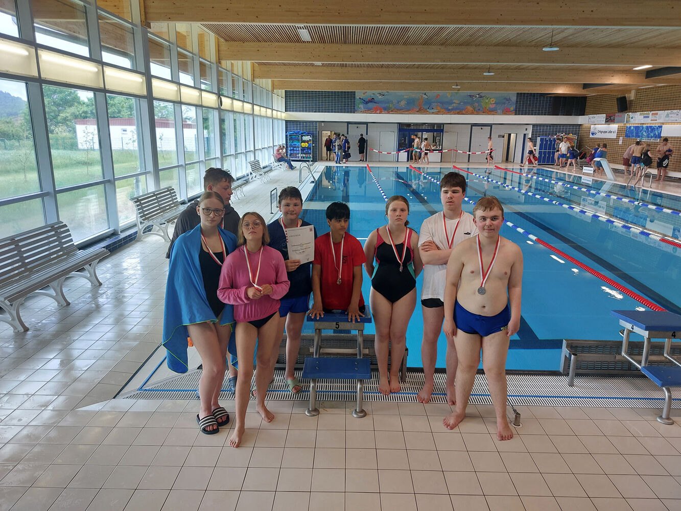 Gruppenfoto im Schwimmbad
