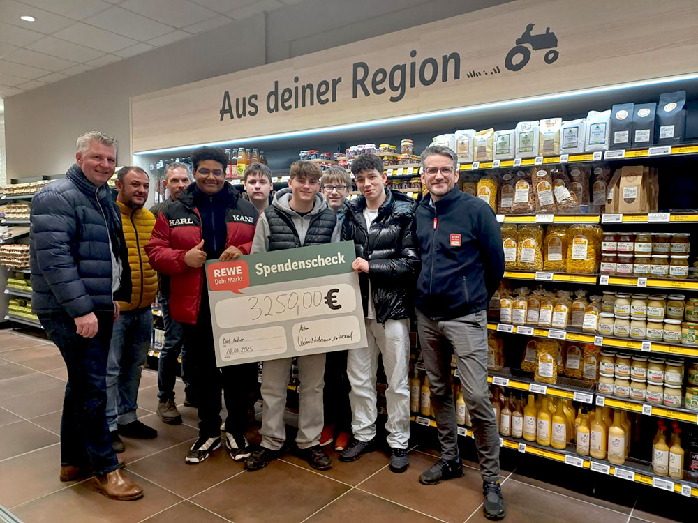 Gruppenfoto: Spendenübergabe