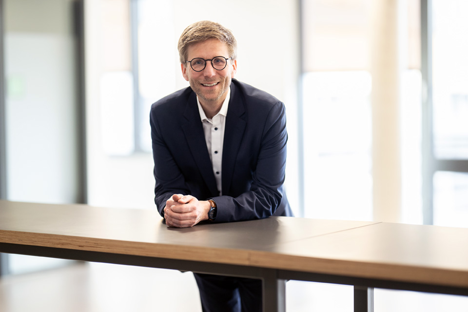 Dr. Christian Geyer
