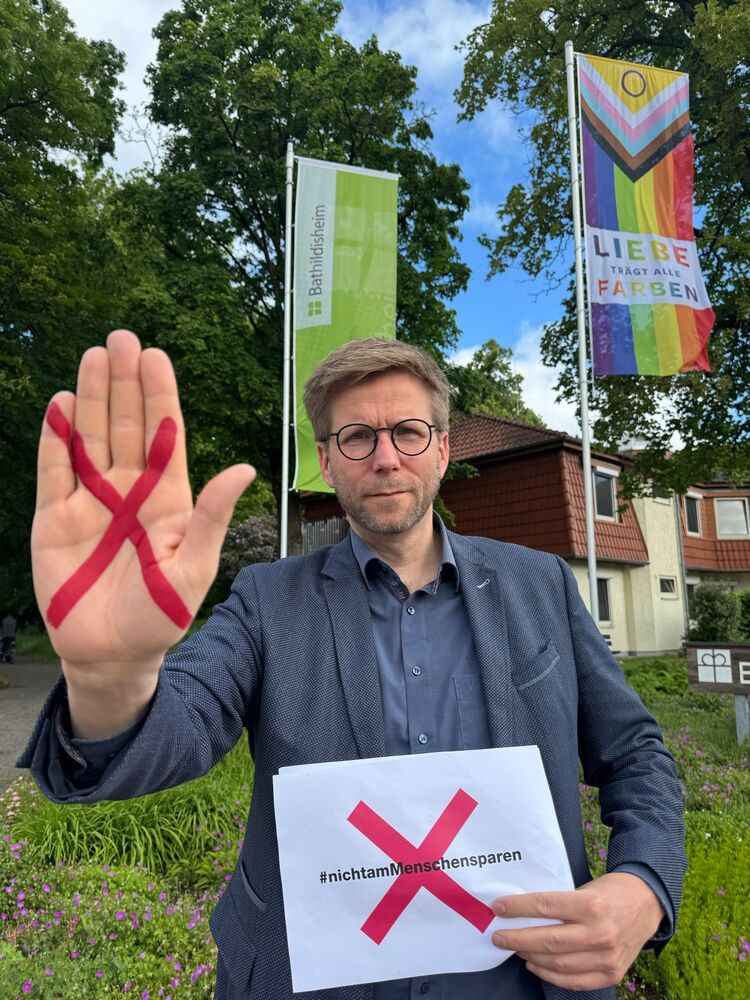 Dr. Christian Geyer